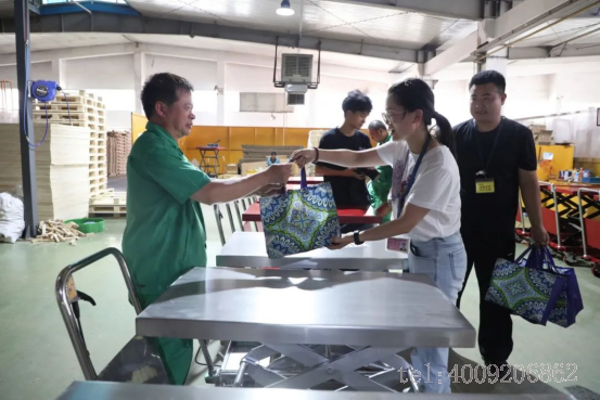 【關(guān)懷】如意公司工會開展夏日送清涼活動(圖2) 【關(guān)懷】如意公司工會開展夏日送清涼活動(圖2)